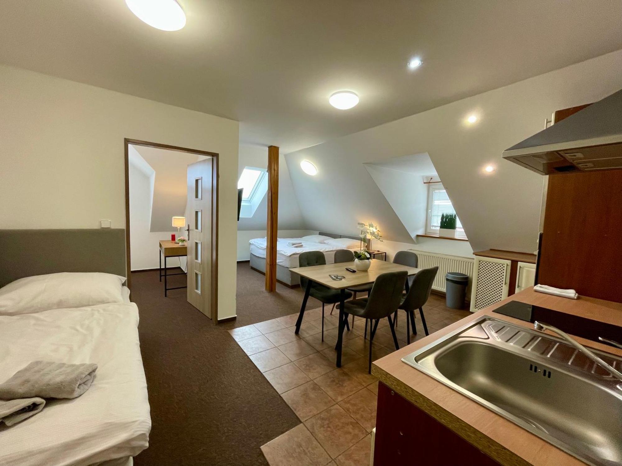 Hotel Aldo Unicov Екстер'єр фото