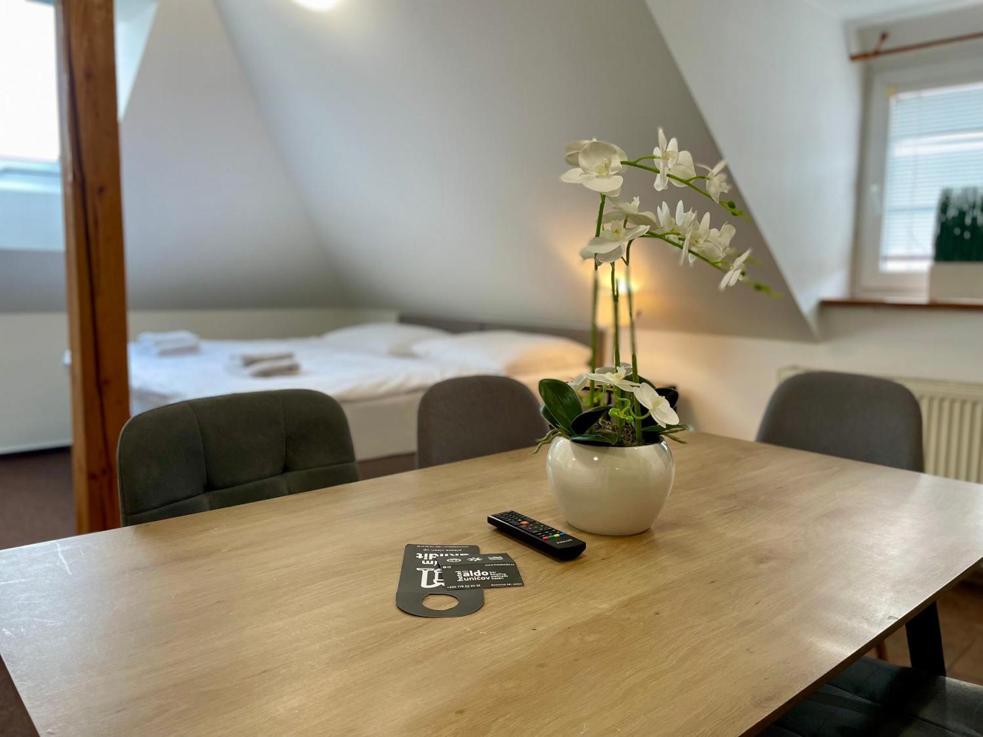 Hotel Aldo Unicov Екстер'єр фото