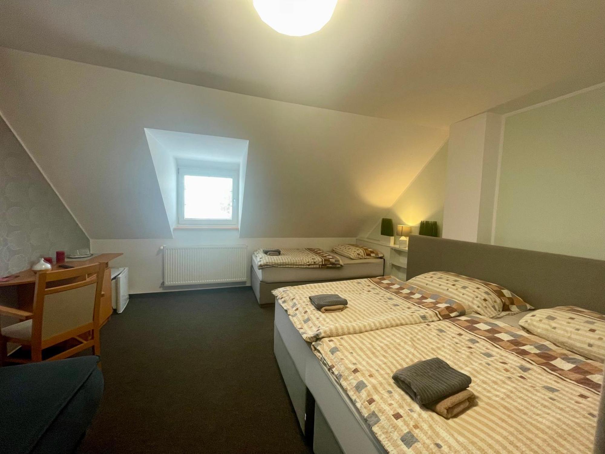 Hotel Aldo Unicov Екстер'єр фото