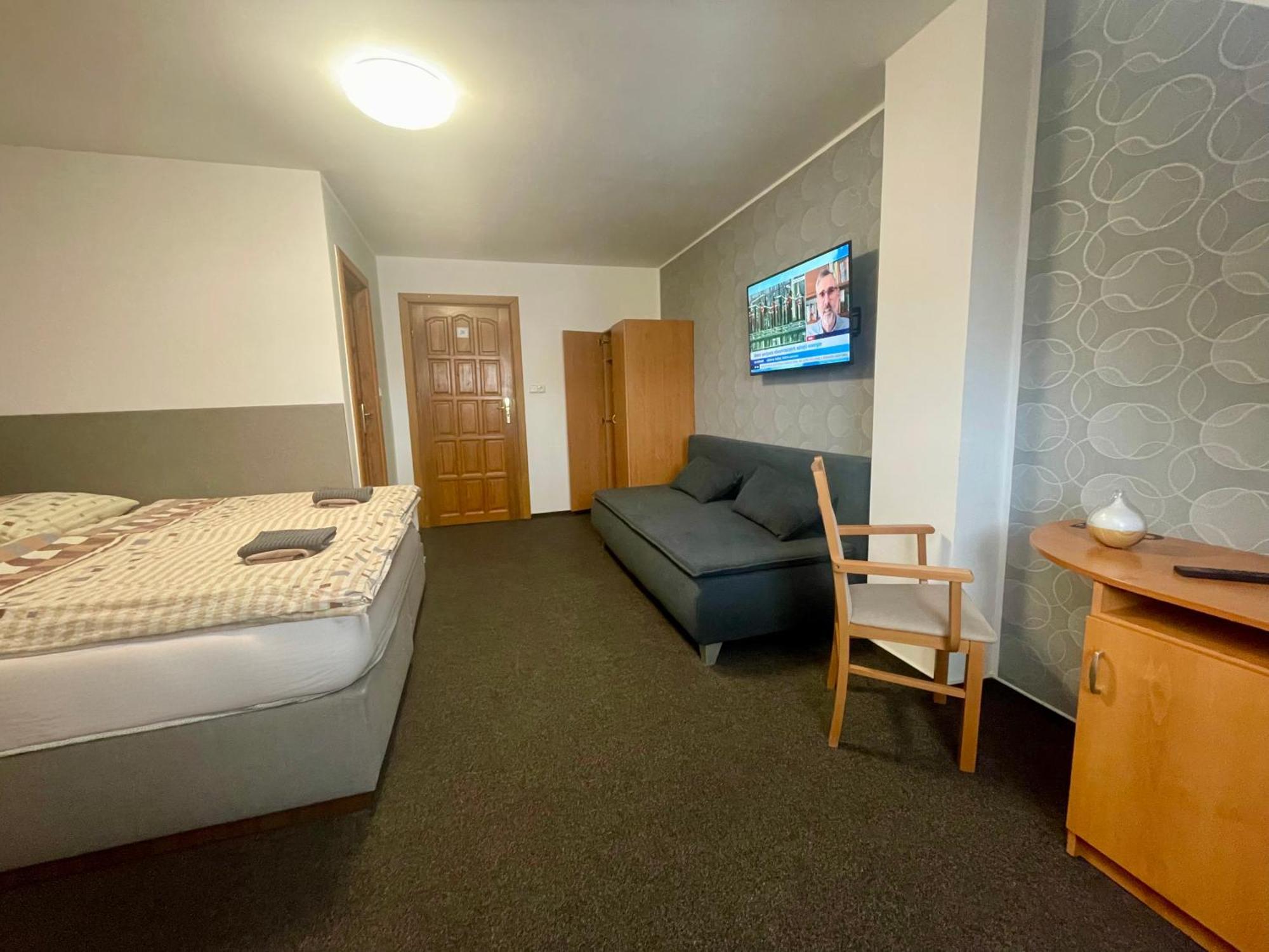Hotel Aldo Unicov Екстер'єр фото