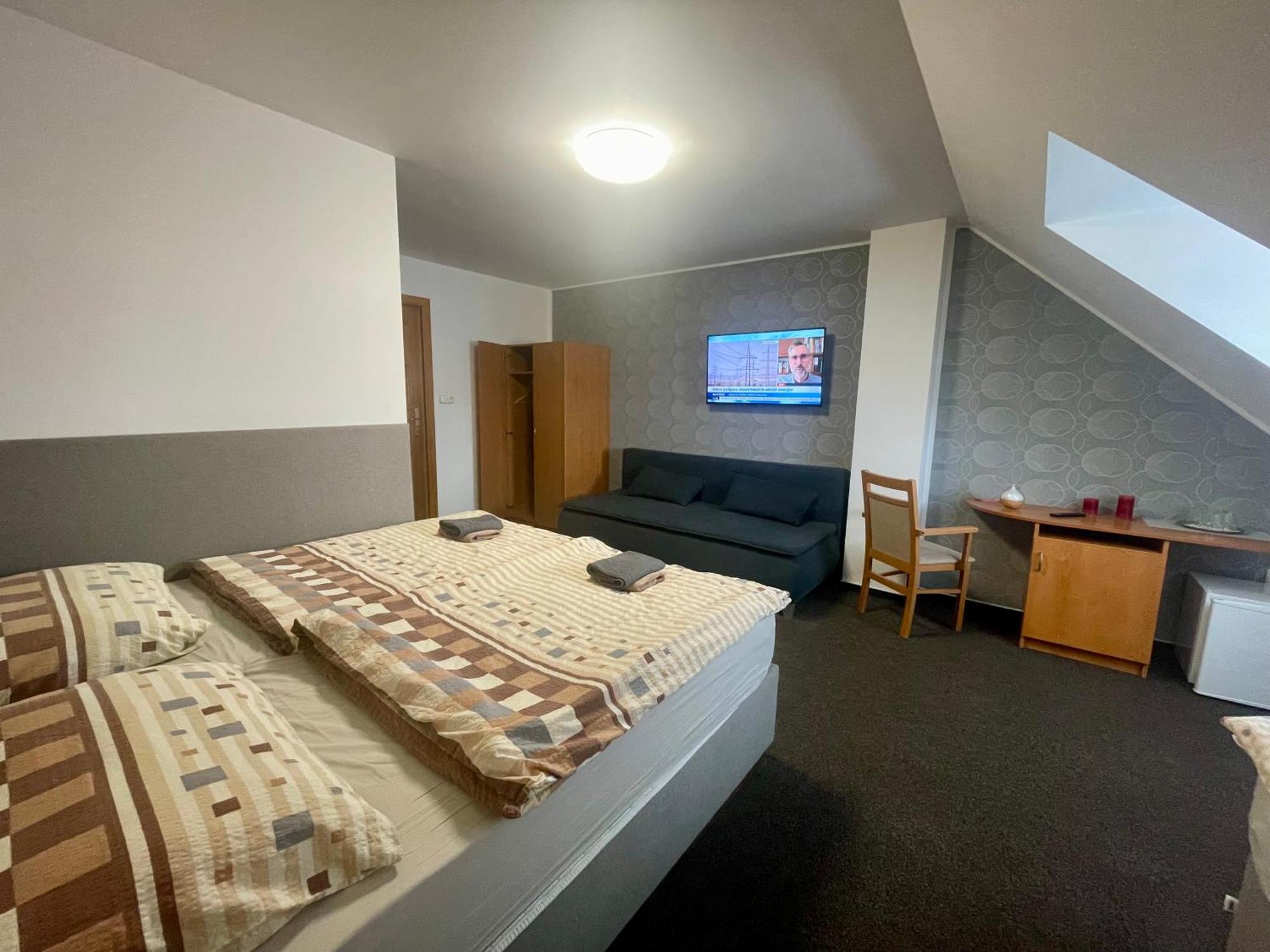 Hotel Aldo Unicov Екстер'єр фото