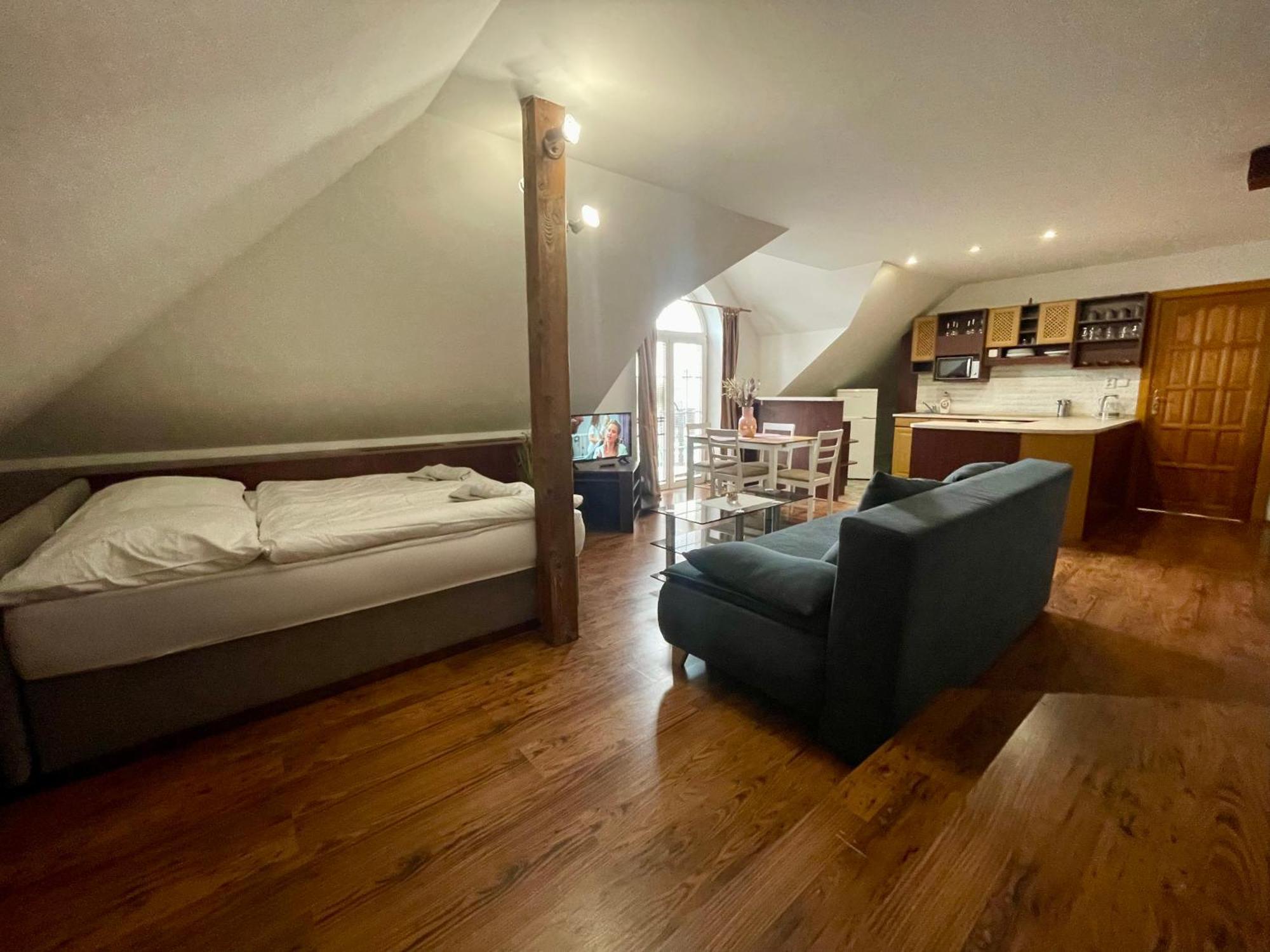 Hotel Aldo Unicov Екстер'єр фото