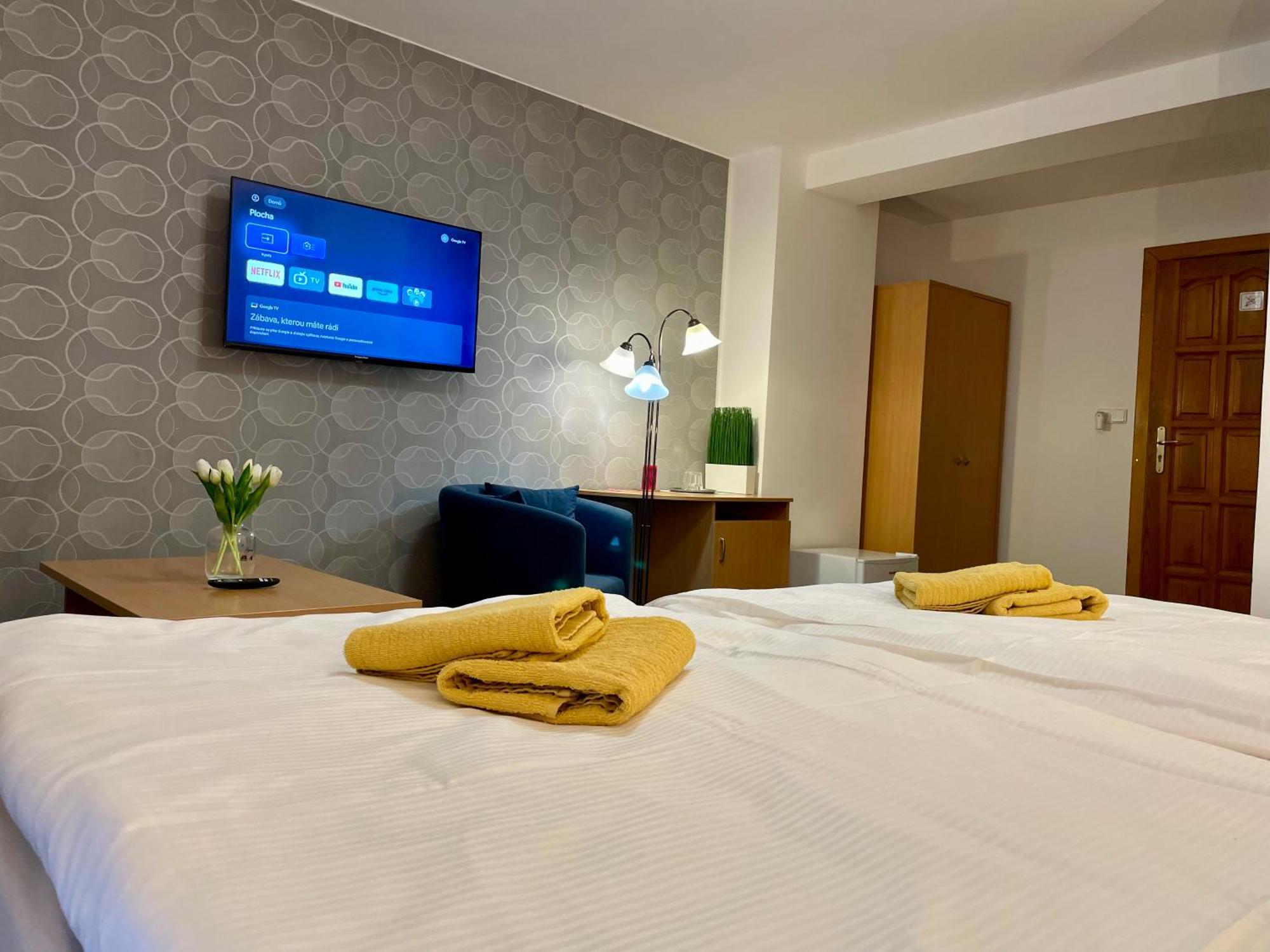 Hotel Aldo Unicov Екстер'єр фото