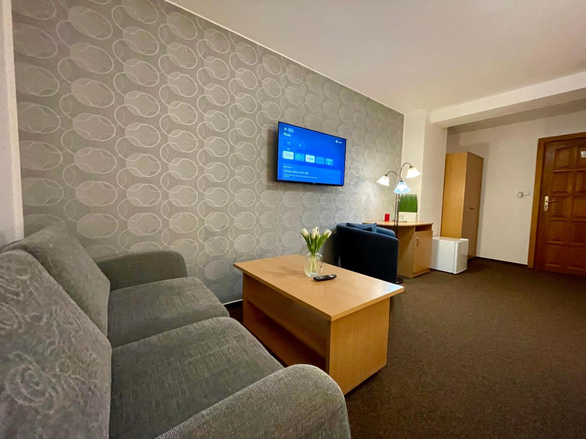 Hotel Aldo Unicov Екстер'єр фото