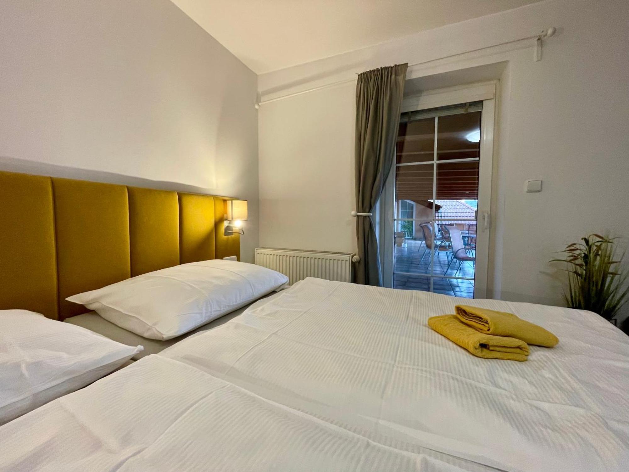 Hotel Aldo Unicov Екстер'єр фото